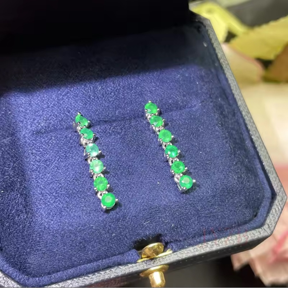 Natural Colombian Emerald Dangle Earrings w/ Certificate - Picture 4 of 11